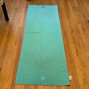 Manduka yogitoes skidless yoga towel